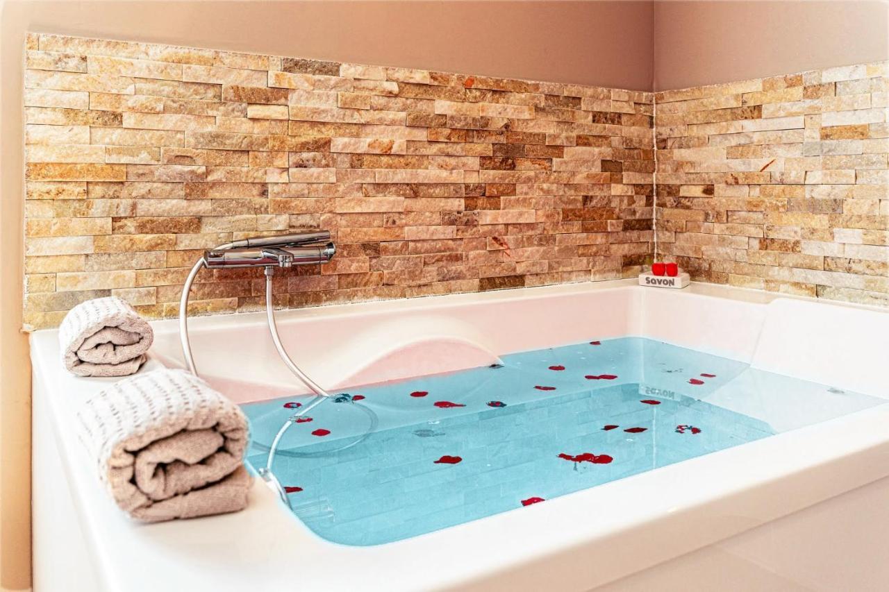 Studio Love Room Spa Baignoire Double La Ciotat Centre Port Exterior photo