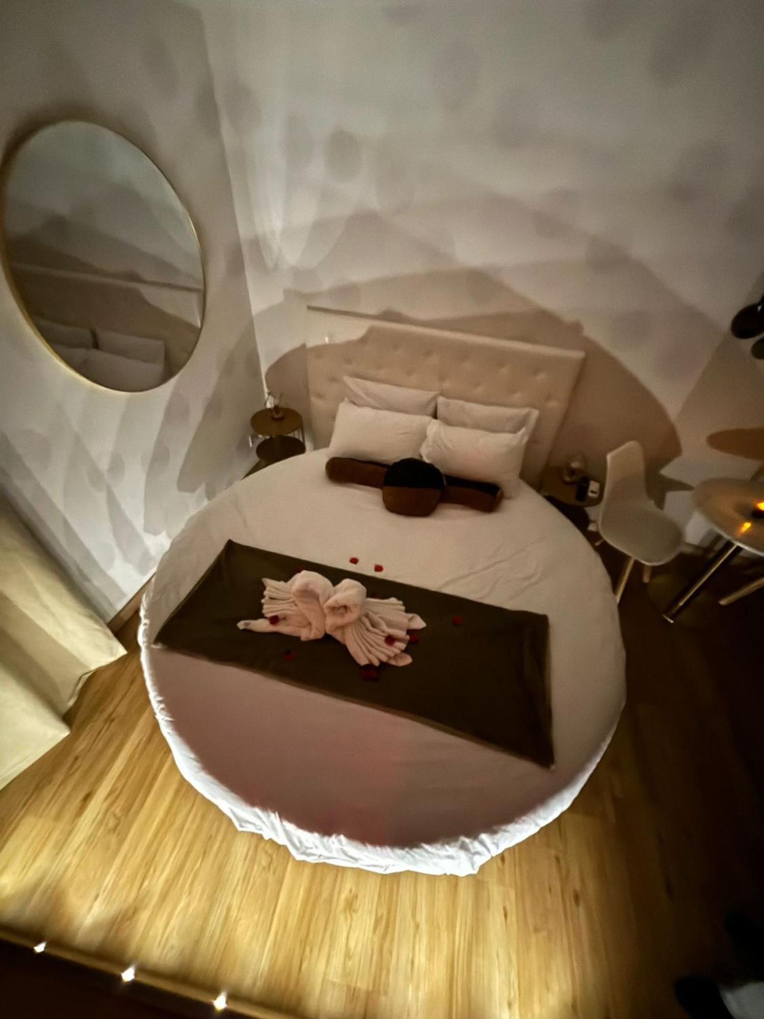 Studio Love Room Spa Baignoire Double La Ciotat Centre Port Exterior photo